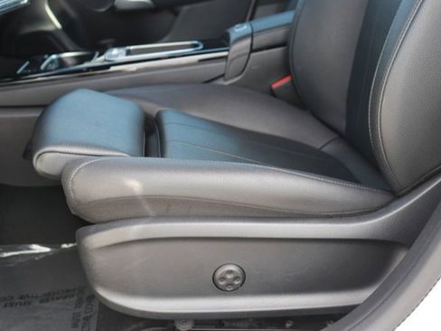 Used 2025 Mercedes-Benz CLA 250 image 11