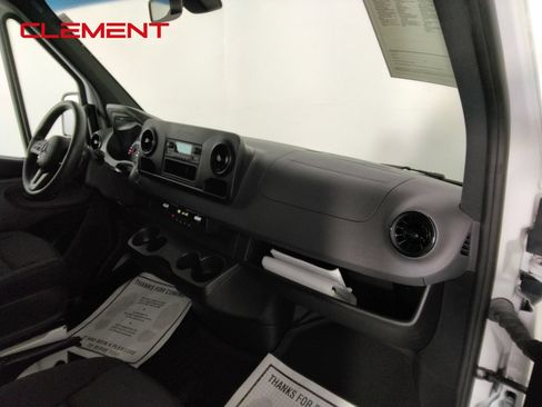 Used 2023 Mercedes-Benz Sprinter 2500 image 26
