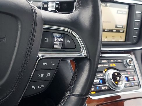 Used 2017 Lincoln Continental Reserve w/ Technology Package image 20