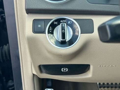 Used 2012 Mercedes-Benz C 300 4MATIC Sedan image 24