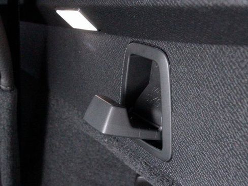 Certified 2025 Volvo XC90 B6 Plus w/ Protection Package Premier image 33