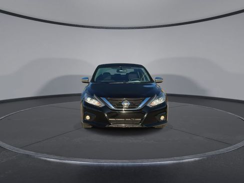 Used 2017 Nissan Altima 2.5 SV w/ Convenience Package FWD image 3