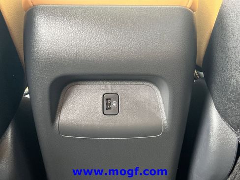 Used 2025 Nissan Sentra SV w/ SV Premium Package image 22