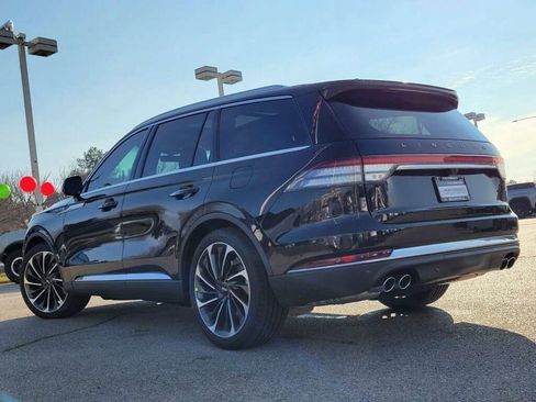 Used 2023 Lincoln Aviator Reserve w/ Equipment Group 201A AWD/4WD image 17