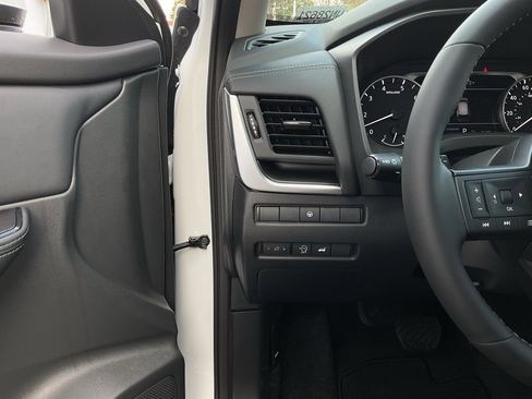 New 2026 Nissan Rogue SV image 24