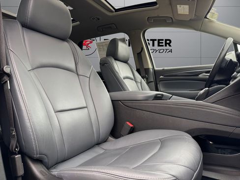 Used 2019 Buick Enclave Essence w/ Experience Buick Package AWD/4WD image 17