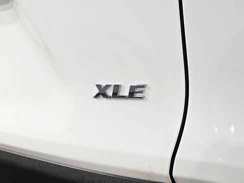 Used 2024 Toyota RAV4 XLE image 39