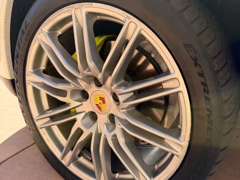 Used 2017 Porsche Cayenne S Platinum w/ Premium Package (PJW) image 35