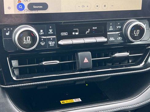 Certified 2024 Toyota Highlander XSE image 22