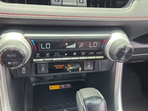Certified 2022 Toyota RAV4 XSE w/ Weather Package AWD/4WD image 13