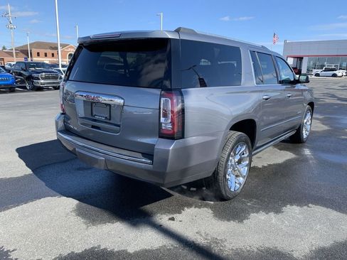 Used 2020 GMC Yukon XL Denali w/ Denali Premium Package image 8
