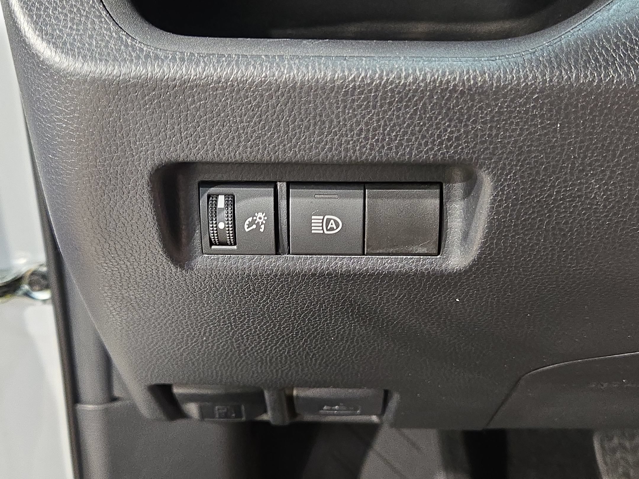 Used 2024 Toyota RAV4 LE FWD image 24