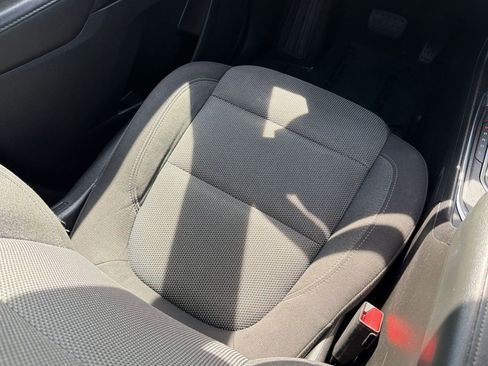 Used 2023 Chevrolet Traverse LT image 29