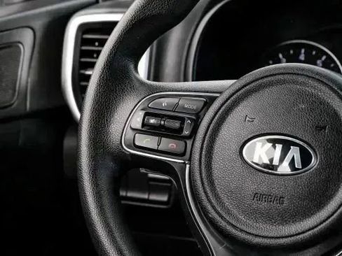 Used 2019 Kia Sportage LX FWD image 22