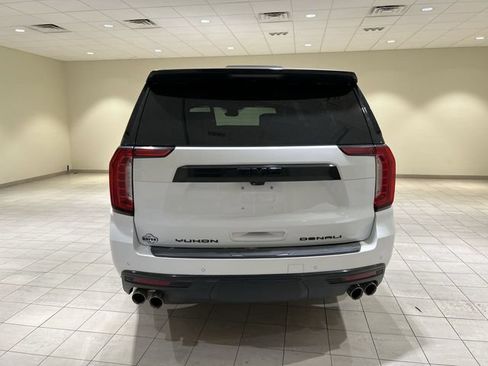 Used 2023 GMC Yukon XL Denali w/ Denali Reserve Package AWD/4WD image 4