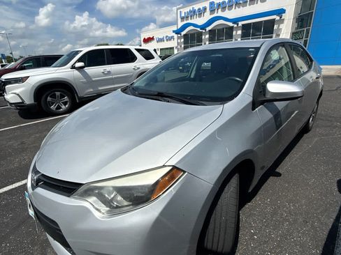 Used 2015 Toyota Corolla LE FWD image 6