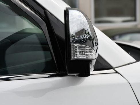 Used 2022 Nissan Armada Platinum AWD/4WD image 32