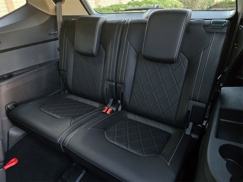 Used 2025 Volkswagen Atlas SEL Premium R-Line image 13