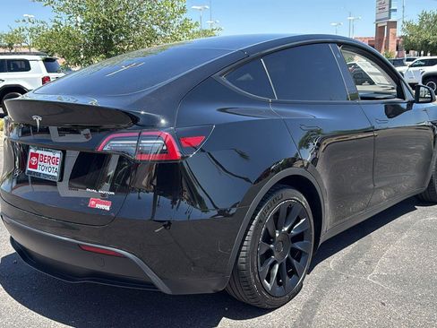 Used 2023 Tesla Model Y Long Range AWD/4WD image 8