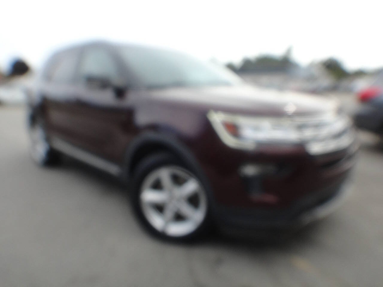 Used 2019 Ford Explorer XLT w/ Equipment Group 201A FWD image 3