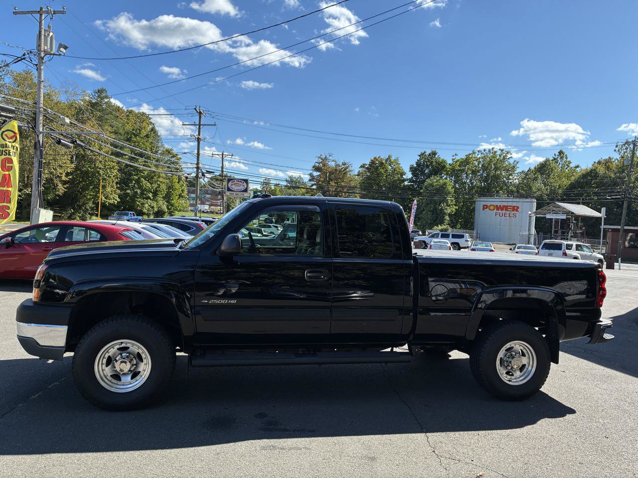 Used 2005 Chevrolet Silverado 2500 LT w/ Snow Plow Prep Package AWD/4WD image 2