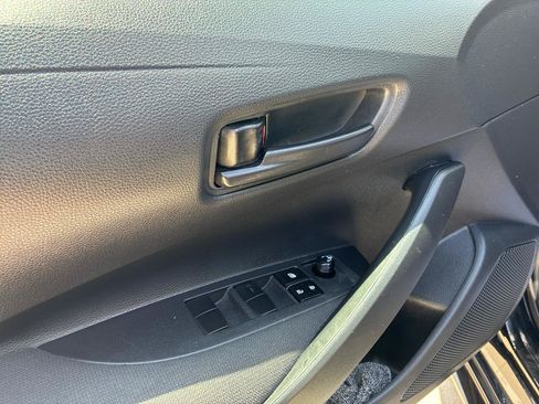 Used 2025 Toyota Corolla LE FWD image 18