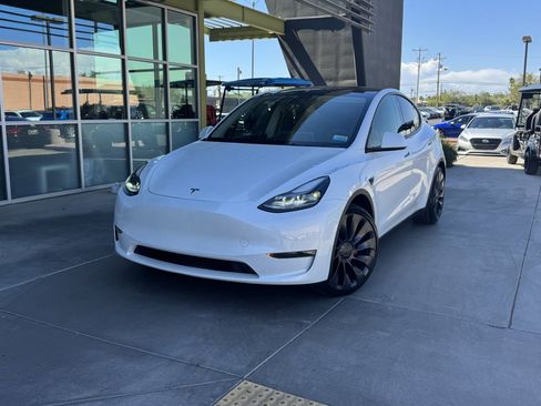 Used 2022 Tesla Model Y Performance image 2
