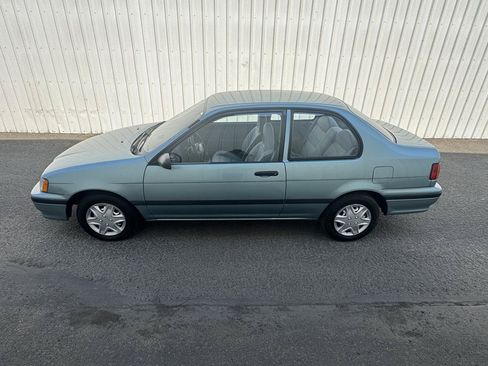 Used 1994 Toyota Tercel DX FWD image 2