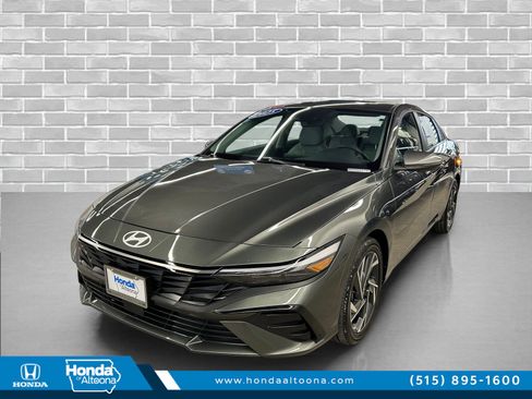 Used 2025 Hyundai Elantra Limited image 1