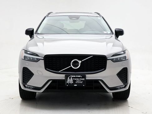 Used 2025 Volvo XC60 B5 Plus image 4