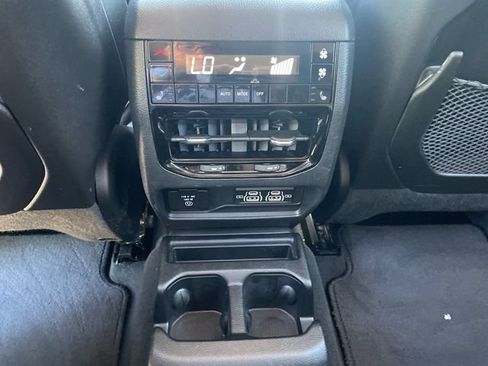 Used 2023 Jeep Grand Cherokee L Limited w/ Black Appearance Package AWD/4WD image 25
