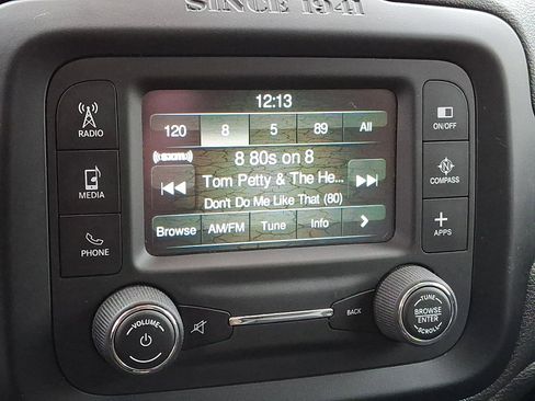 Used 2017 Jeep Renegade Trailhawk image 17