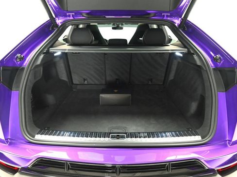 Used 2024 Lamborghini Urus Performante AWD/4WD image 36