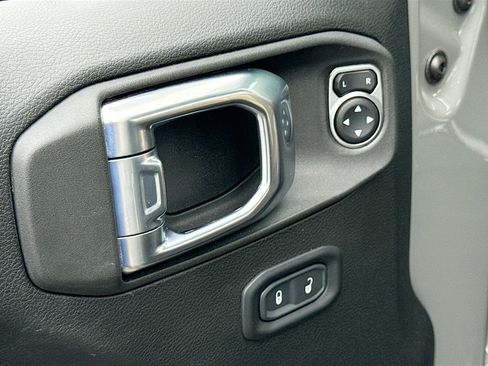 Used 2023 Jeep Wrangler Unlimited Sport AWD/4WD image 7