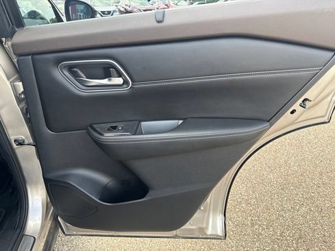 Used 2021 Nissan Rogue Platinum AWD/4WD image 30