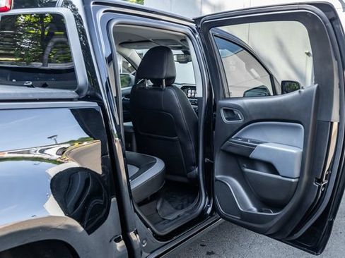 Used 2017 Chevrolet Colorado Z71 w/ Z71 Midnight Edition AWD/4WD image 17