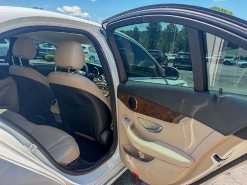 Used 2015 Mercedes-Benz C 300 Sedan image 16