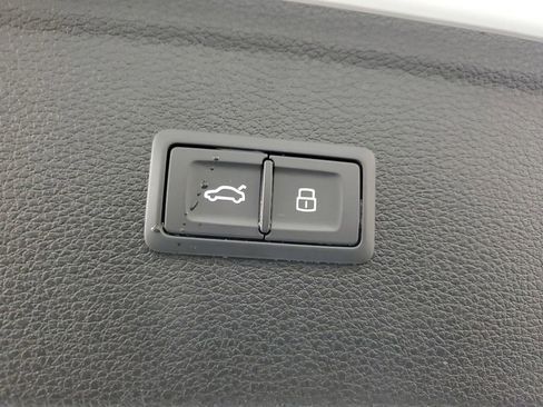 Used 2025 Audi Q5 2.0T Premium Plus image 10