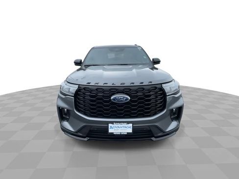 Used 2025 Ford Explorer ST-Line AWD/4WD image 3