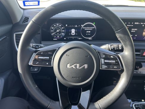 Used 2024 Kia Seltos EX AWD/4WD image 15