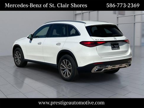 Certified 2025 Mercedes-Benz GLC 300 4MATIC image 3