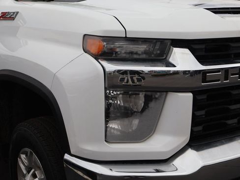 Used 2022 Chevrolet Silverado 2500 LT w/ Convenience Package image 4