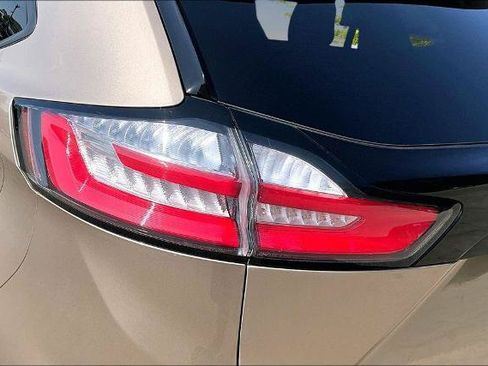 Certified 2021 Ford Edge SE FWD image 30