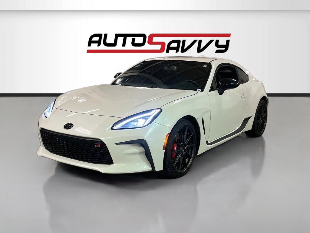 Used 2024 Toyota GR86 Premium w/ Performance Package RWD image 3