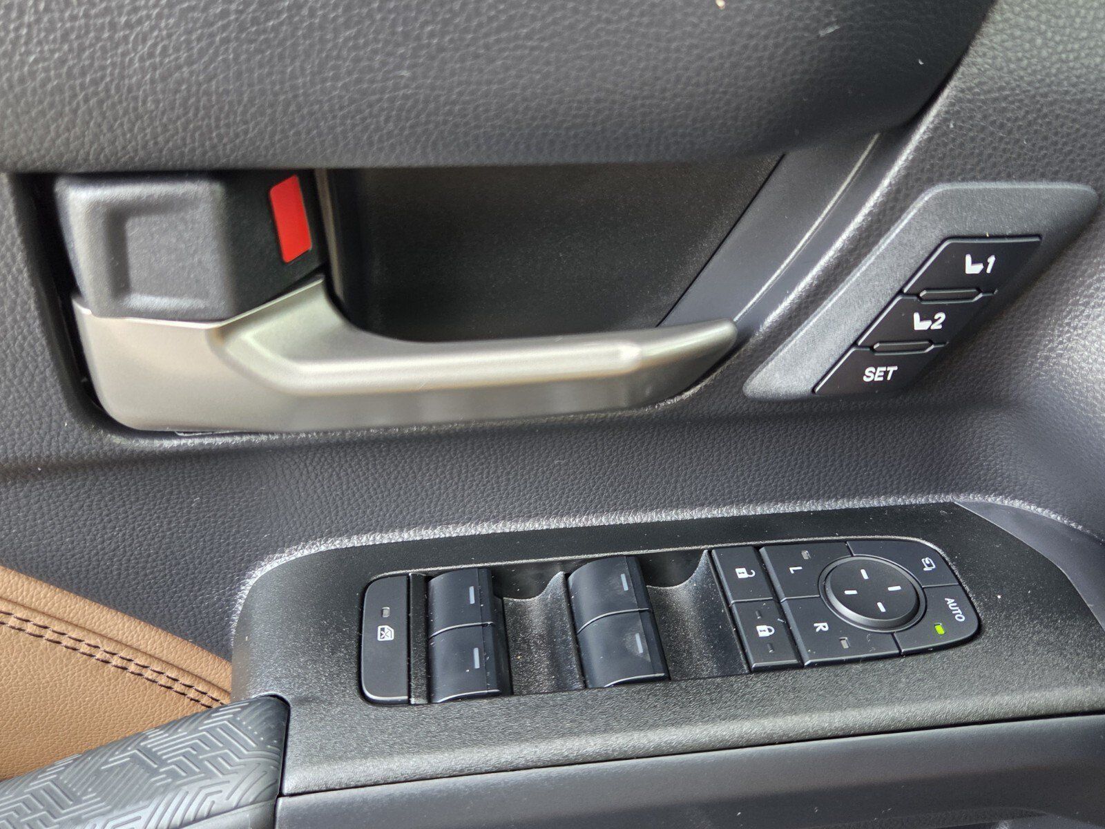 Certified 2025 Toyota 4Runner Limited AWD/4WD image 15