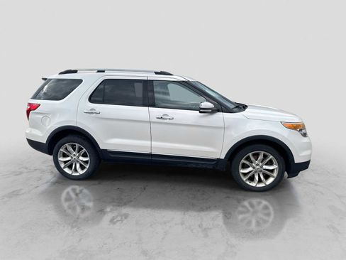 Used 2014 Ford Explorer Limited w/ Equipment Group 301A AWD/4WD image 19