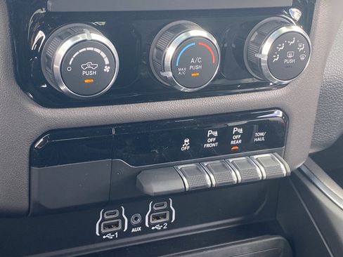 New 2026 RAM 1500 Express AWD/4WD image 19