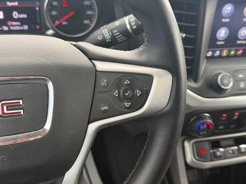 Used 2023 GMC Acadia SLT AWD/4WD image 17