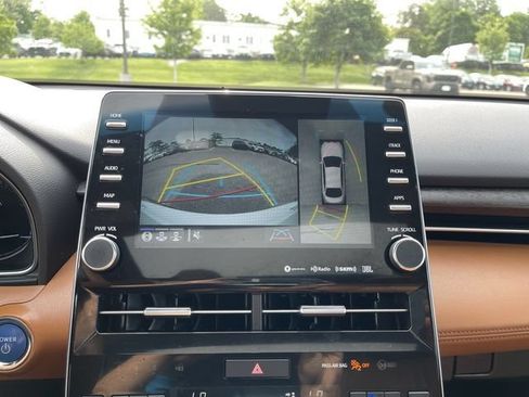 Used 2020 Toyota Avalon Limited w/ Advanced Safety Package FWD image 18