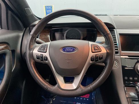 Used 2018 Ford Taurus Limited AWD/4WD image 16